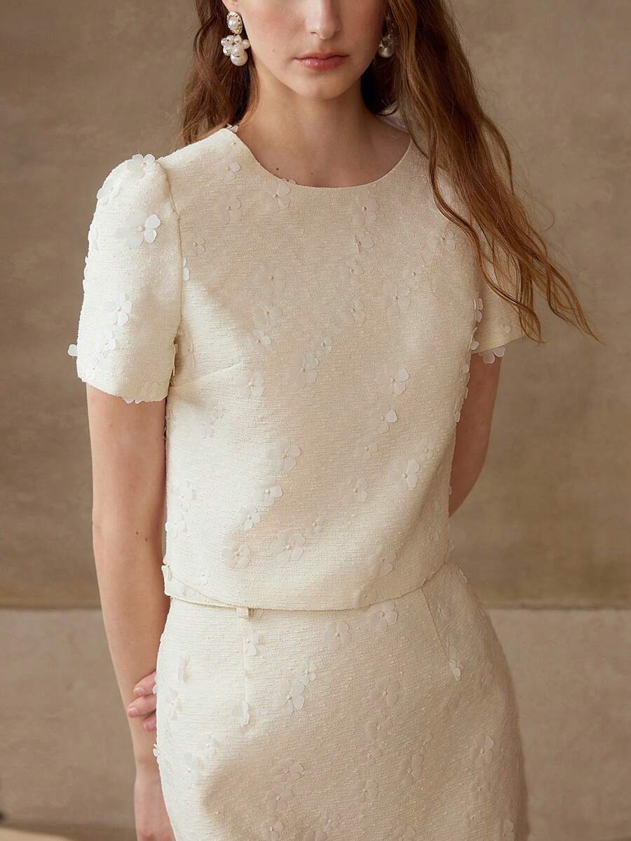 MOTF PREMIUM APPLIQUES PUFF SLEEVE BLOUSE