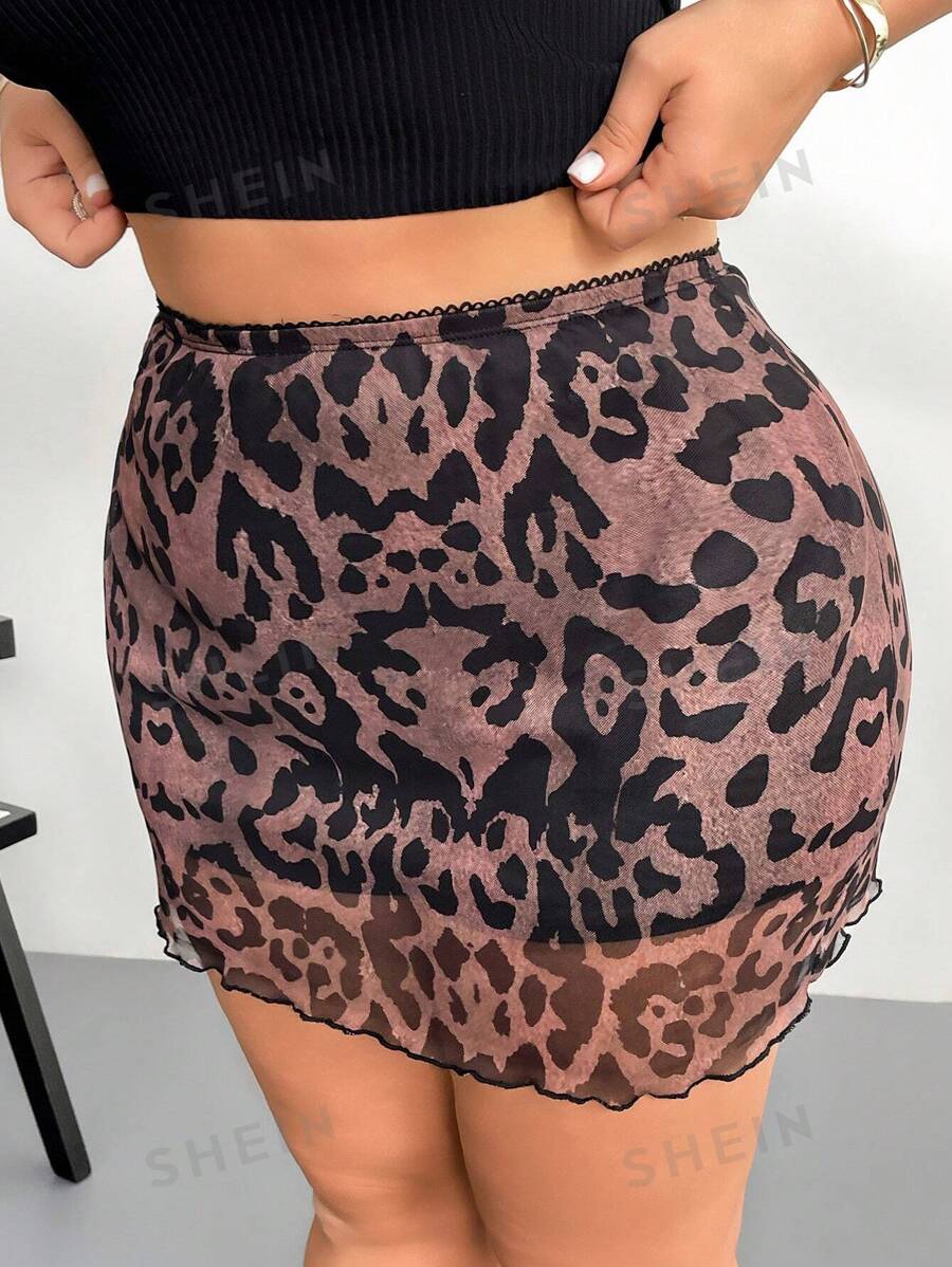 SHEIN Privé Falda elegante y sofisticada de talla grande, adecuada para el trabajo, las vacaciones, el té de la tarde, las citas, los conciertos y las fiestas, con estilo académico y de playa retro en . Falda corta de mini longitud, con diseño de cintura ultrabaja, estampado de leopardo y volantes translúcidos.