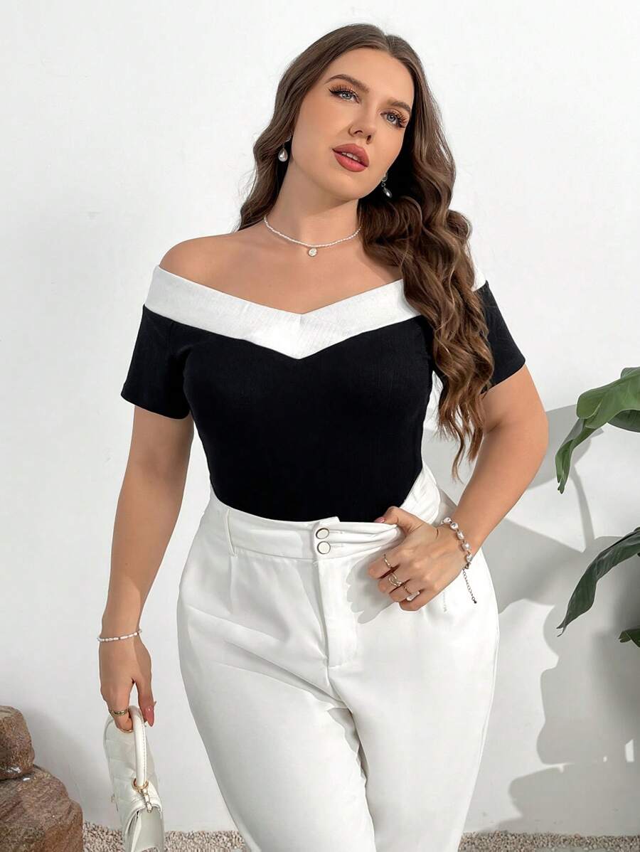 SHEIN Privé Plus Size Elegant Commuting Office Sophisticated Vacation Refined Afternoon Tea Slightly Sexy Date Music Party INS Fashionable Vintage Academic Seaside Photo Shoot Outfit Spring Summer Graceful Minimalist Comfortable Black White Contrast Ribbed Off Shoulder Bodycon Jacquard Mesh Short Sleeve Contrast Collar T-Shirt
