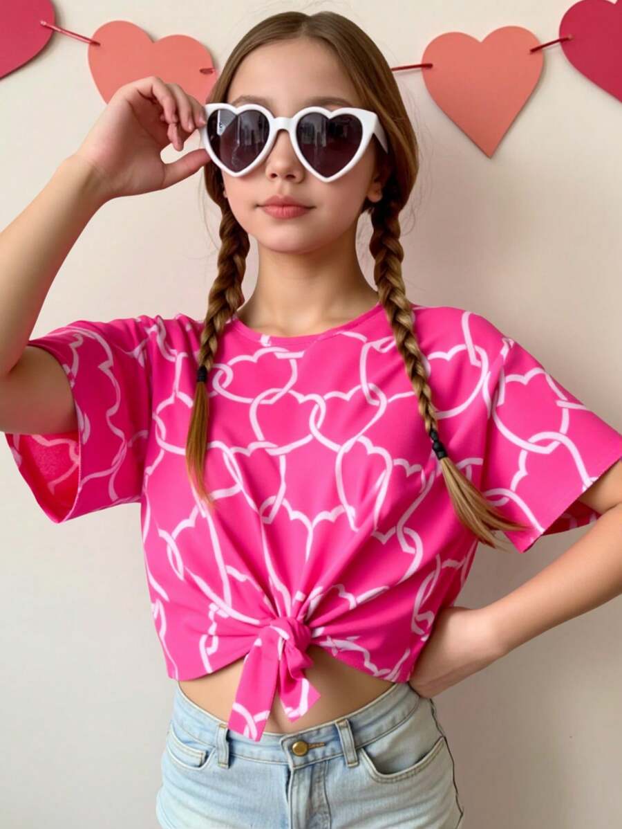 Blusa de manga corta con cuello redondo y estampado de corazón para niña preadolescente, adecuada para varias ocasiones, especialmente para el Día de San Valentín