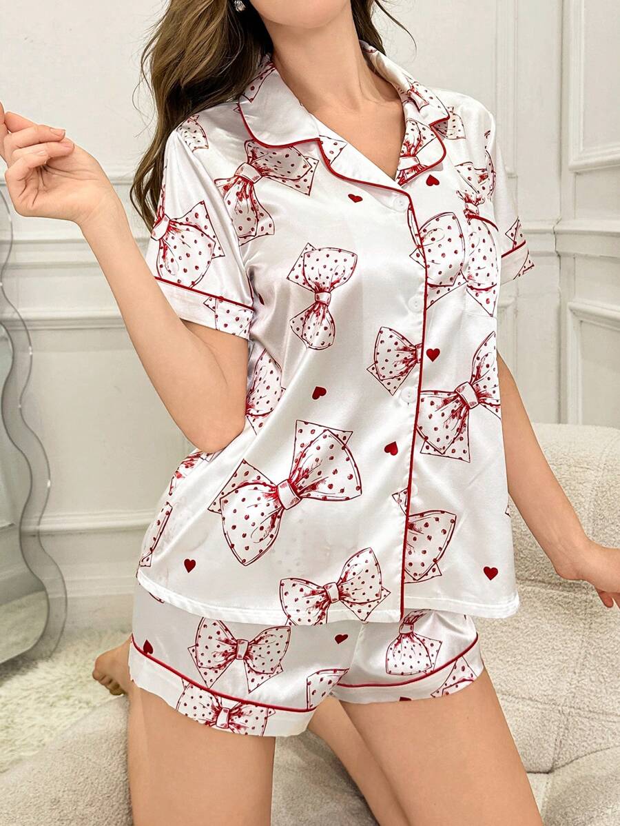 Conjunto de pijama de camisa y shorts para mujer con estampado de lazo de nudo y cuello postizo de color contrastante