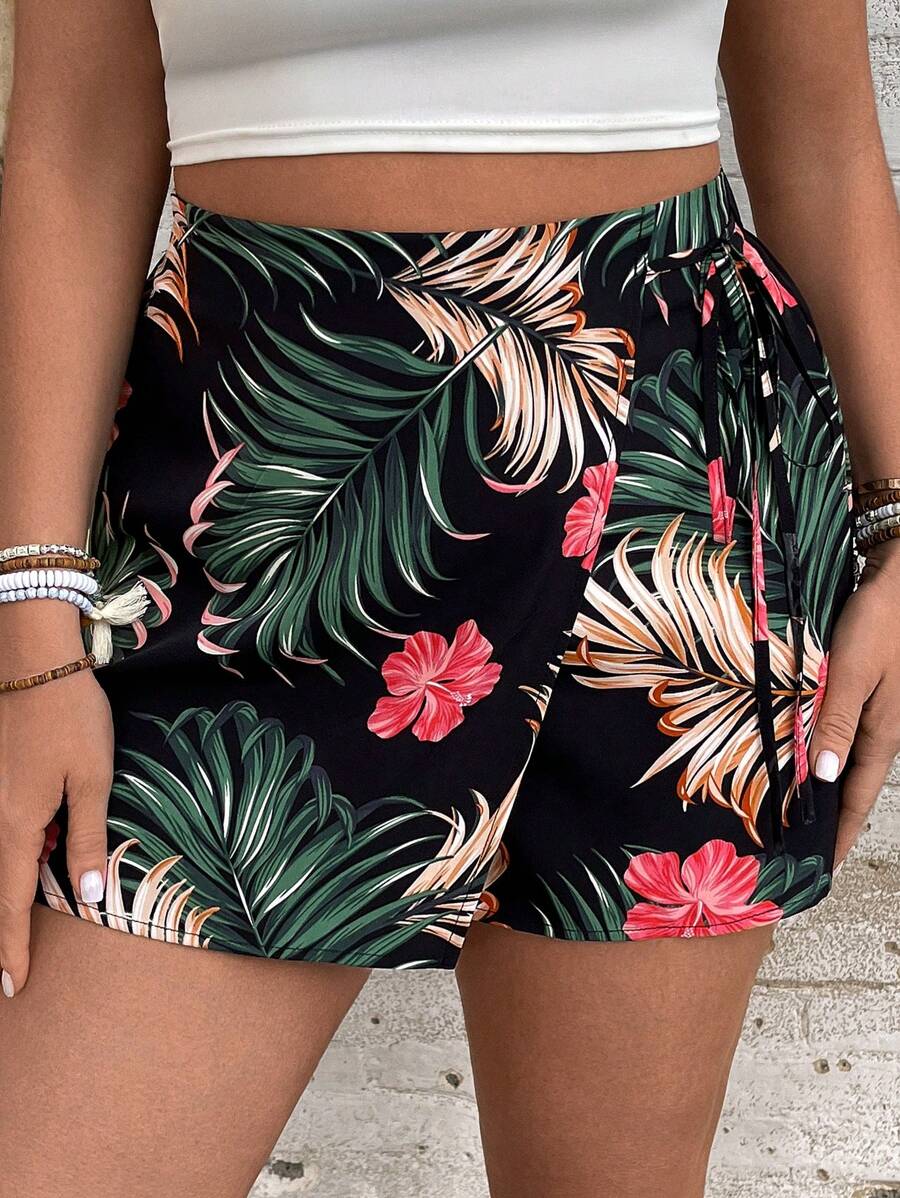 SHEIN VCAY Plus Size Lace Up All Over Print Casual Shorts, Rave Outfits Festival, Business Casual Woman, Boho Country Outfits Women, Beach Outfits For Woman, Beach Outfits For Woman, Boho Women Clothing