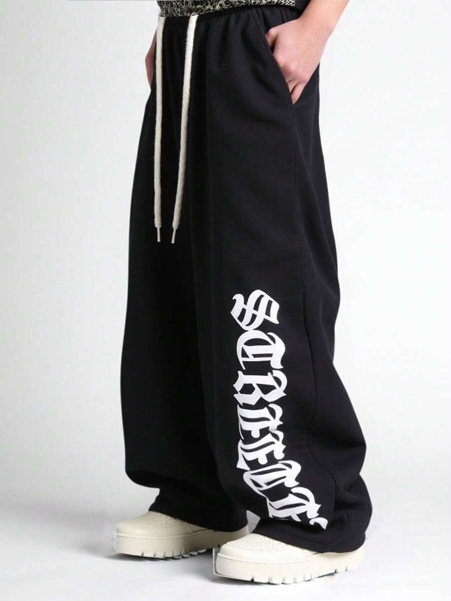 Manfinity EMRG Men's Black Washed Gothic Letter Print Loose Wide Leg Jeans