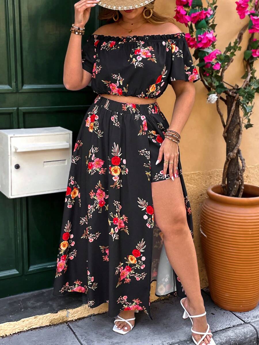 SHEIN VCAY Conjunto 2 en 1 de talla grande, blusa con hombros descubiertos y estampado floral romántico, y falda/pantalón de línea A con abertura frontal, conjunto casual para vacaciones, primavera, verano, playa y brunch para mujer, también ideal para aeropuerto.