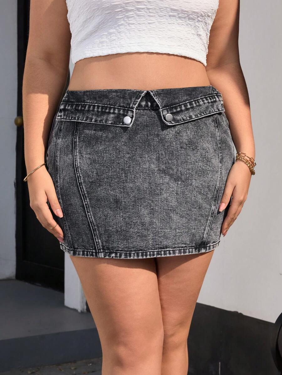 SHEIN Essnce Plus Size Washed Distressed Denim Skirt