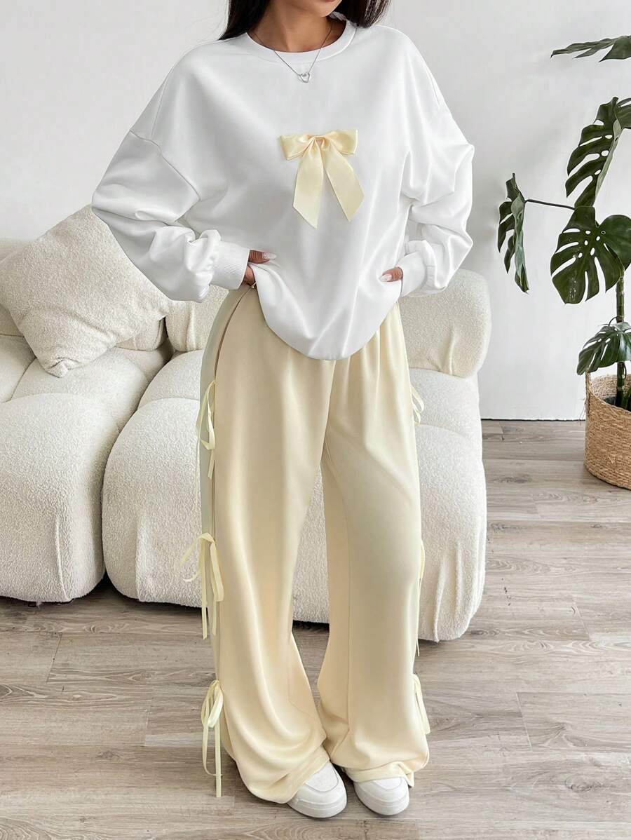 SHEIN EZwear 2pcs/Set Women Bow Decor Round Neck Long Sleeve Sweatshirt And Pants Set