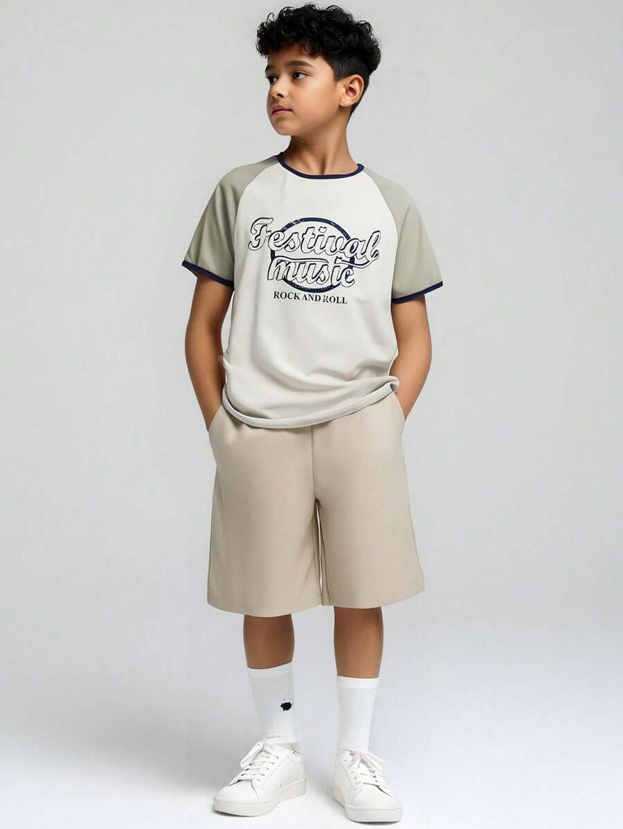 SHEIN Set de 2 piezas para niños mayores que incluye camiseta de manga corta con estampado vintage americano y pantalones cortos casuales a juego