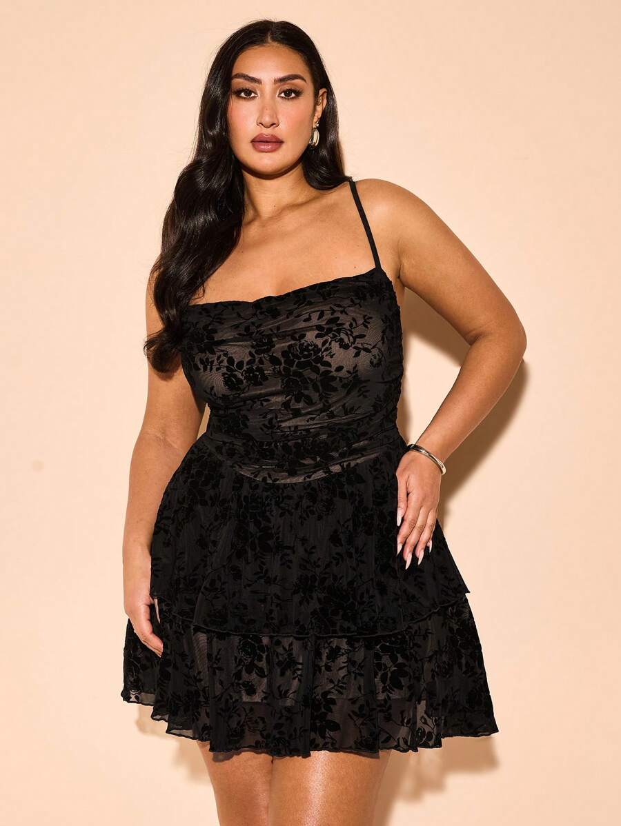 SHEIN BAE Plus Size Women's Black Velvet Double-Layer Ruffle Hem Slip Dress, Mini Dress, Suitable For Night Out,Birthday Dresses For Women,Graduation