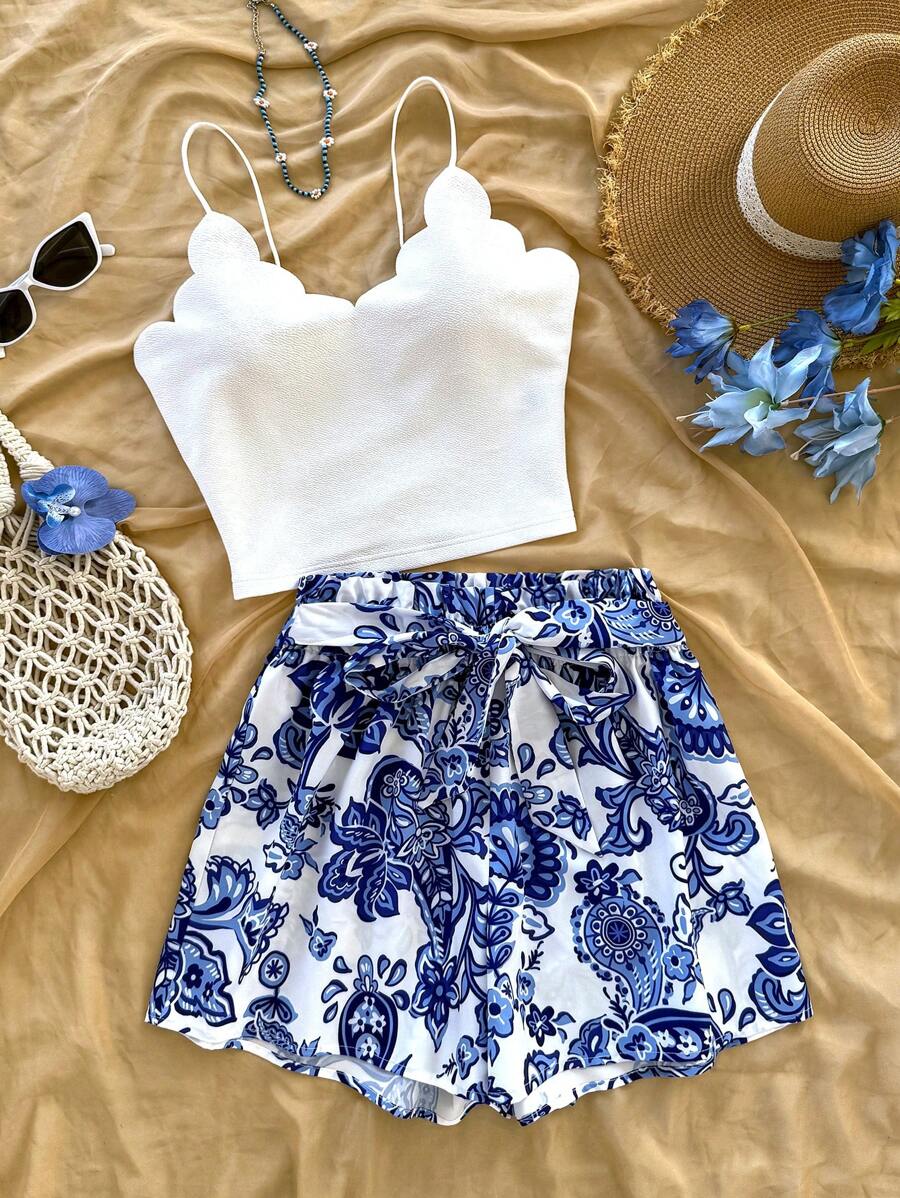 Soleia 2 pièces Ensemble de tenues d'été pour femme en vacances, débardeur blanc à élastique et shorts décontractés à imprimé floral