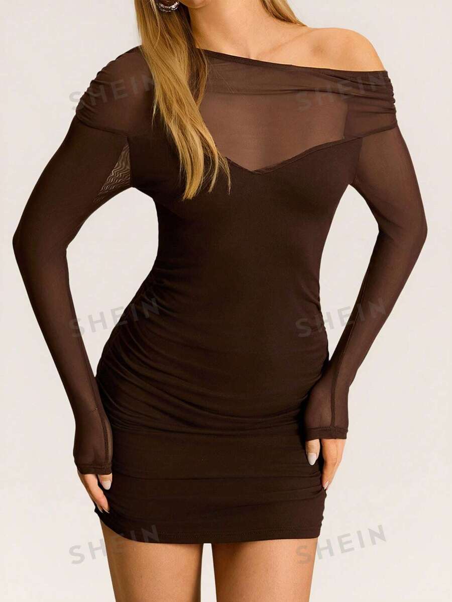 Glamine Vestido mini ajustado de manga larga con cuello asimétrico y malla en unicolor de moda para mujer