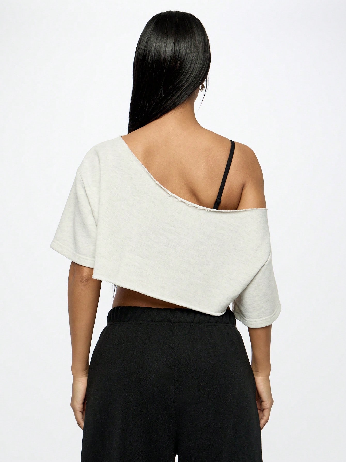 SUMWON WOMEN Off Shoulder Asymmetric Graphic Text Urban