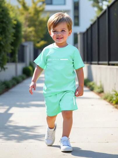 SHEIN 2pcs/Set Young Boy Letter Print Round Neck Short Sleeve T-Shirt And Shorts, Casual Outfit