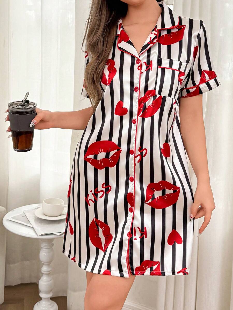 Dream Adore Camisón de satén con cuello a rayas, estampado de labios y corazones para mujer