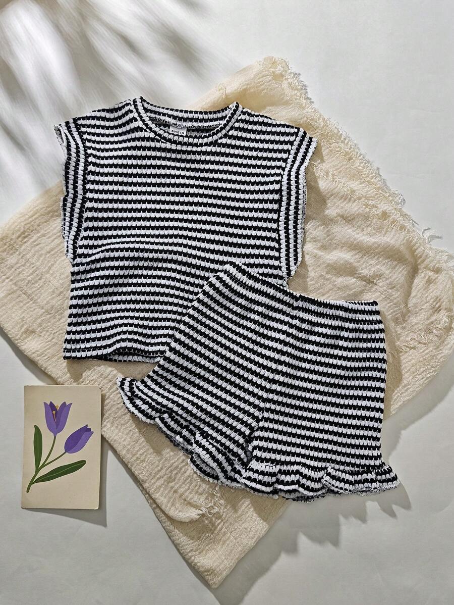 SHEIN Vintaside Kids 2pcs/Set Baby Girl Infant Toddler 0-3Y Casual Everyday Vacation Black & White Stripe Textured Knit Ruffle Sleeve Round Neck Top And Shorts 2 Pieces Outfit