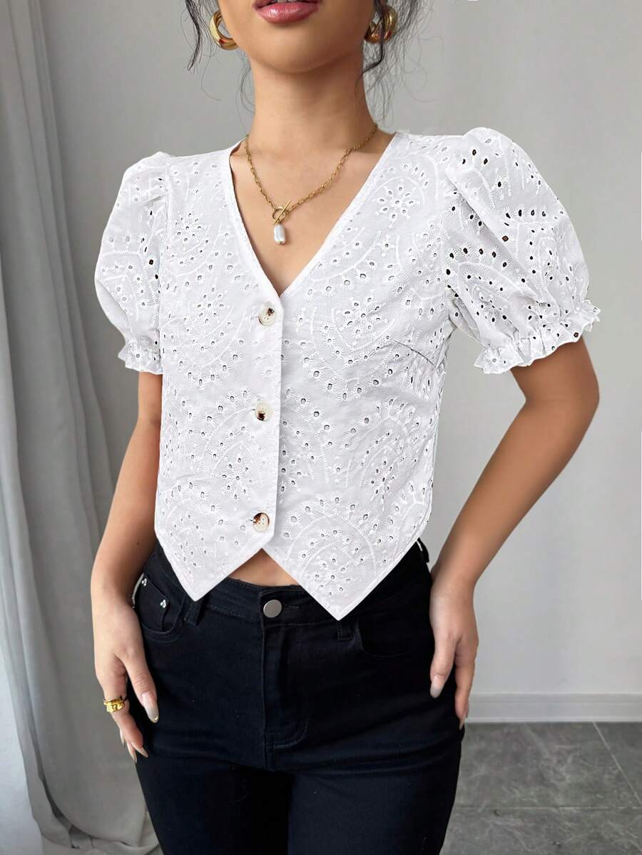 Breezaya Dames V-hals Wit Romantisch Vakantie Strand Casual Boho Reizen Muziek Festival Linnen Borduurwerk Geborduurd Doorschijnend Asymmetrische Zoom Knoop Pendelen Thuis Wit Pofmouw Lente En Zomer Nieuw Schattig Los Blouse Met Korte Mouwen