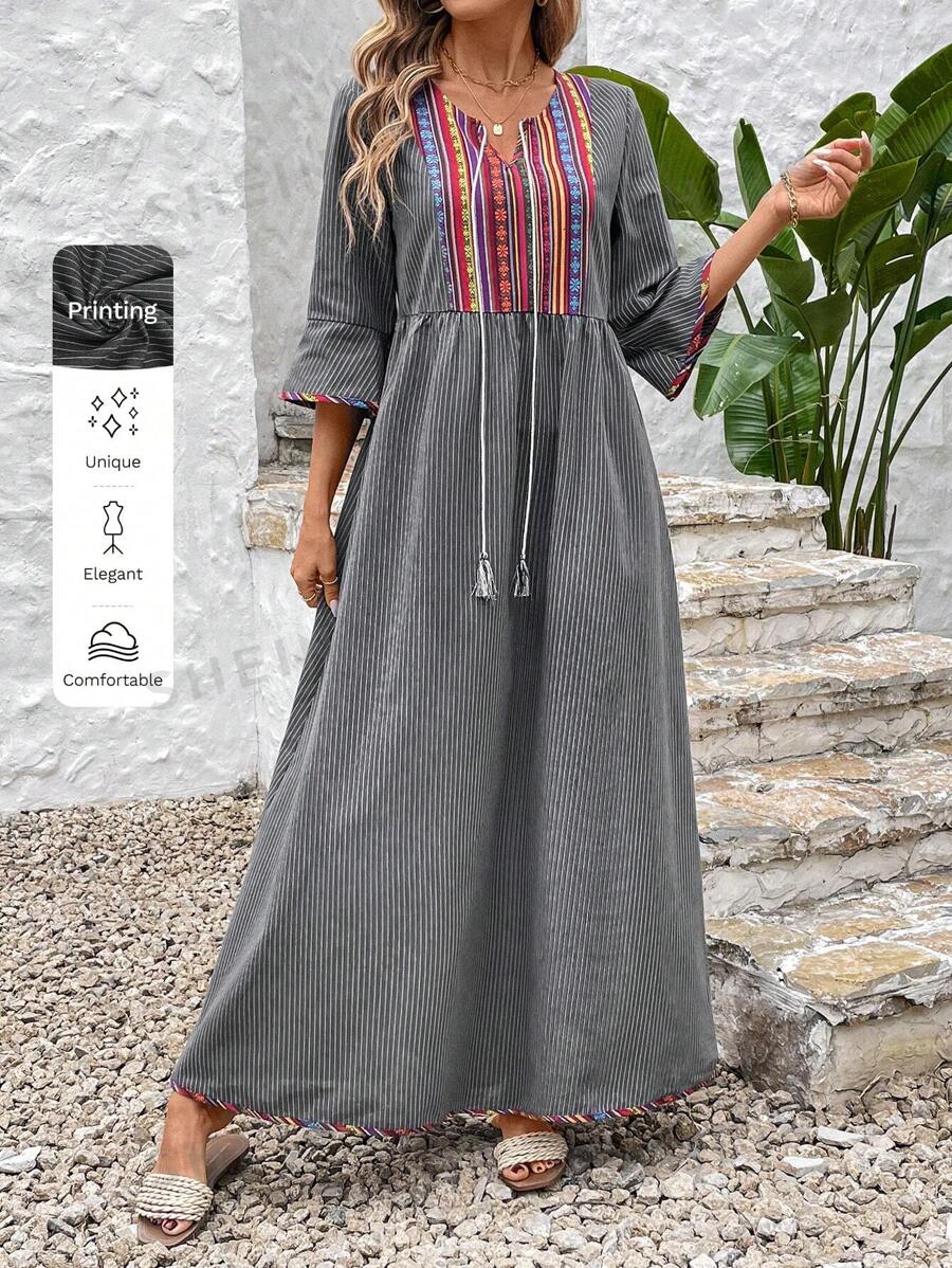 SHEIN LUNE Vestido de rayas grises bordado con parches, estilo Medio Oriente para el Ramadán, con la cintura ceñida, mangas acampanadas y volantes en el bajo, para uso casual de vacaciones