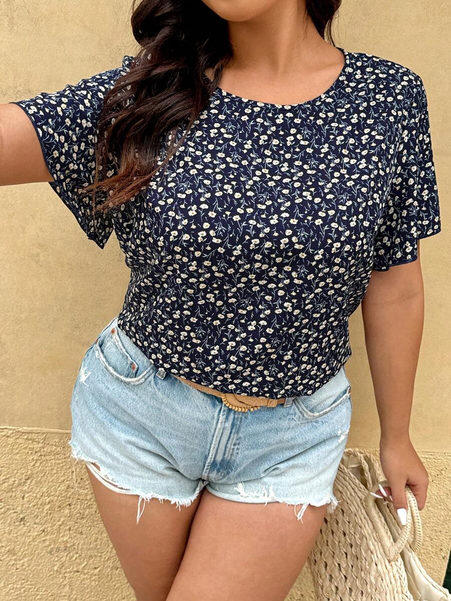 SHEIN VCAY Plus Size Ditsy Floral Casual Short Sleeve Shirt, Suitable For Everyday Wear Floral