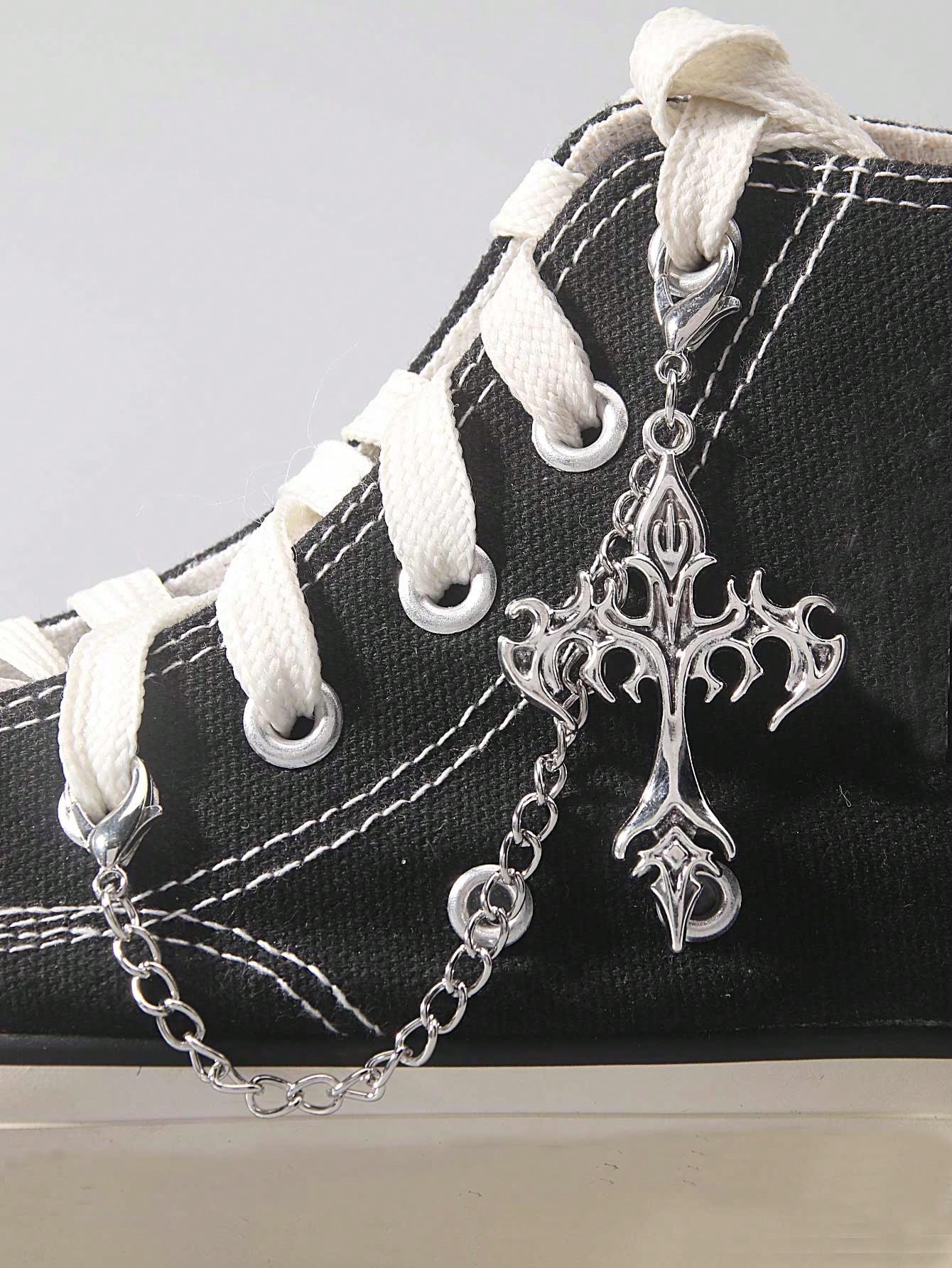 ROMWE Grunge Punk Accessori per scarpe personalizzati con croce a fiamma gotica, stile hip-hop, per Ognissanti