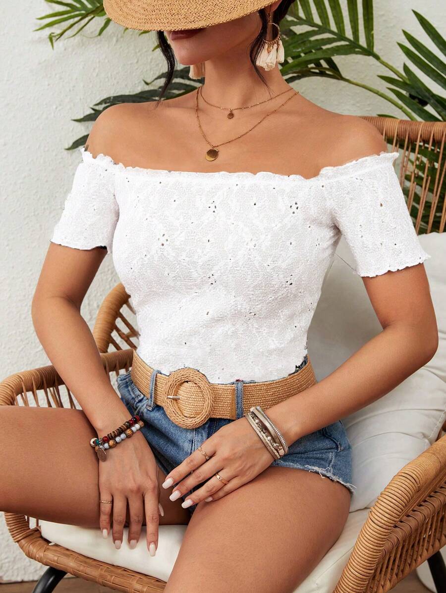 SHEIN VCAY Camiseta de manga corta texturizada, de hombros descubiertos, ajustada y acanalada para vacaciones casuales