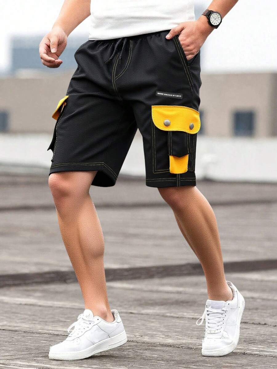 Manfinity EMRG Men's Black And Yellow Contrast Stitching Sports Casual Shorts, Multi-Function Pockets, Elastic Waistband And Insert Pockets