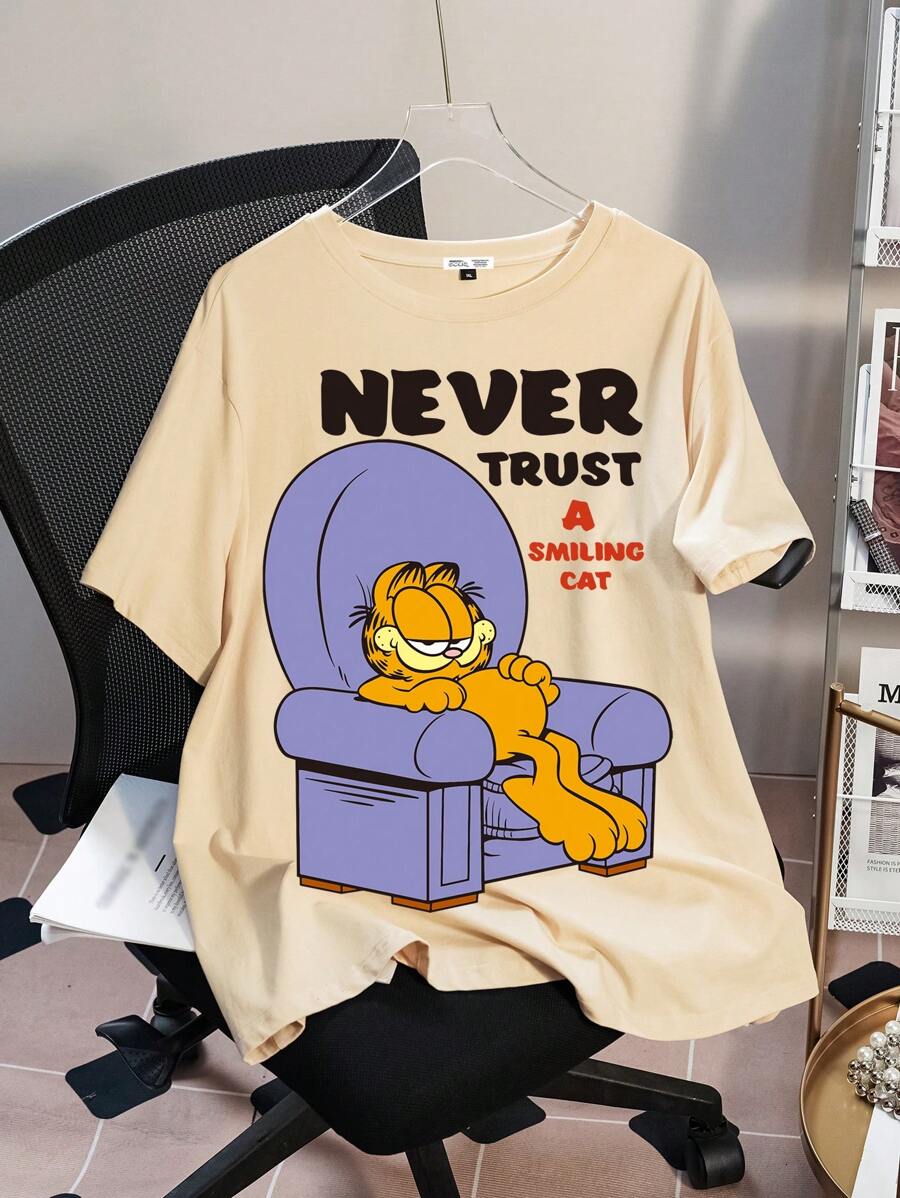 GARFIELD X SHEIN Plus Size Slouchy Wear Comic Print Letters And Cartoon Pattern Round Neck Cotton Short Sleeve T-Shirt, Summer