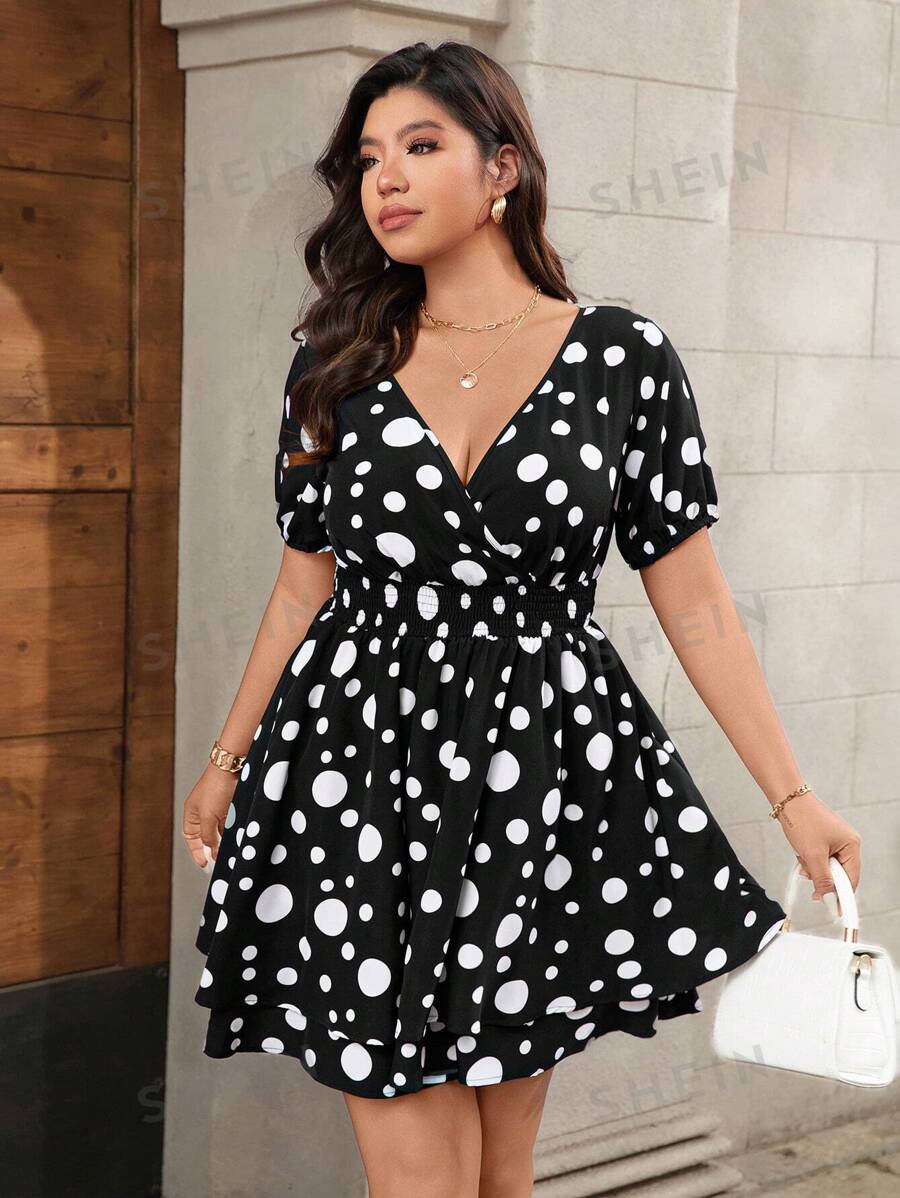 Celure Vestido ceñido con pliegues y lunares, en negro y blanco