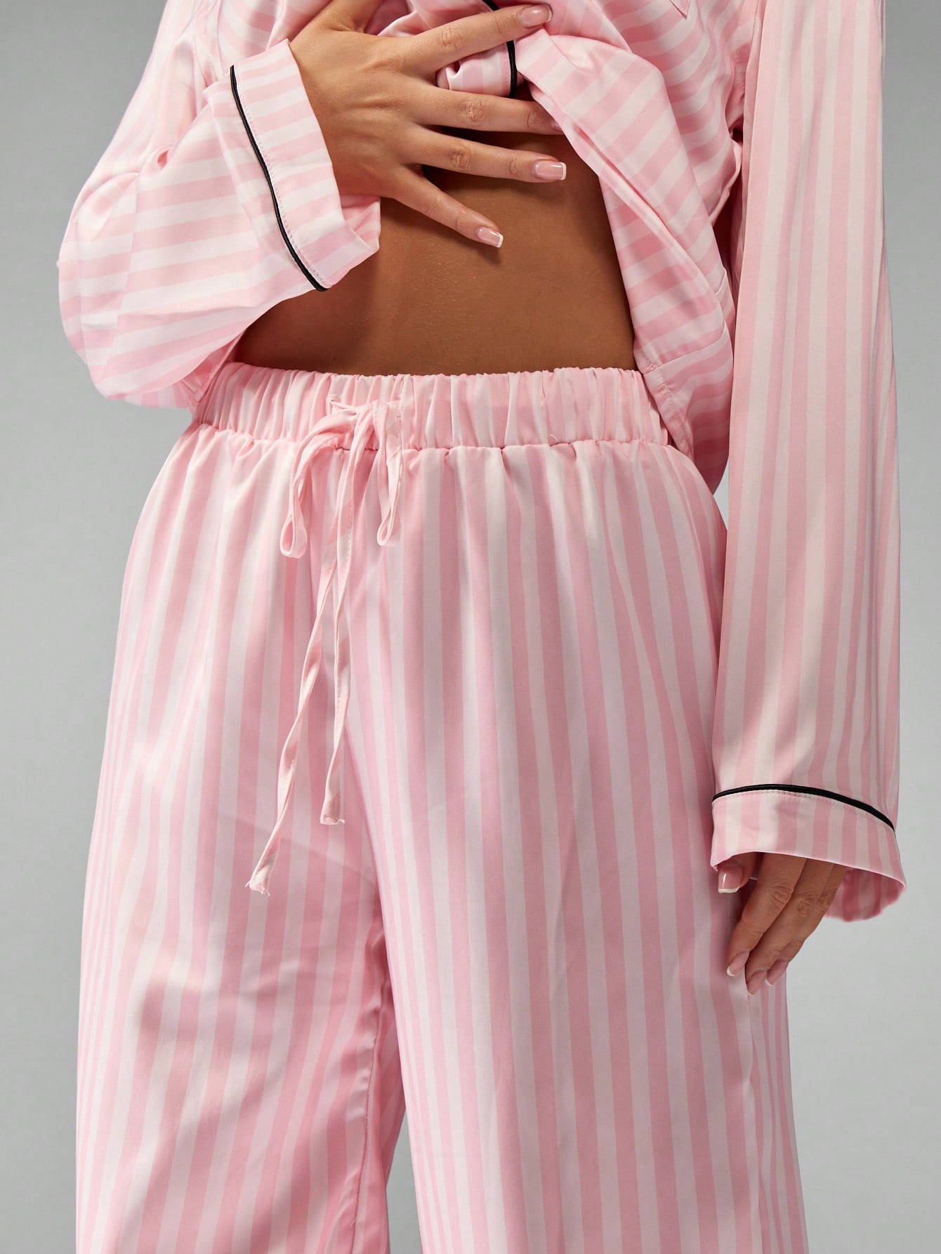 COEL ピンク ストライプ サテン パジャマ セット COEL ピンク ストライプ サテン パジャマ セット ピンク
