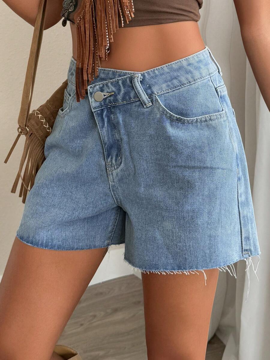 DAZY Pantaloncini di jeans da donna con colletto inclinato, design in vita e orlo sfilacciato, per l'estate