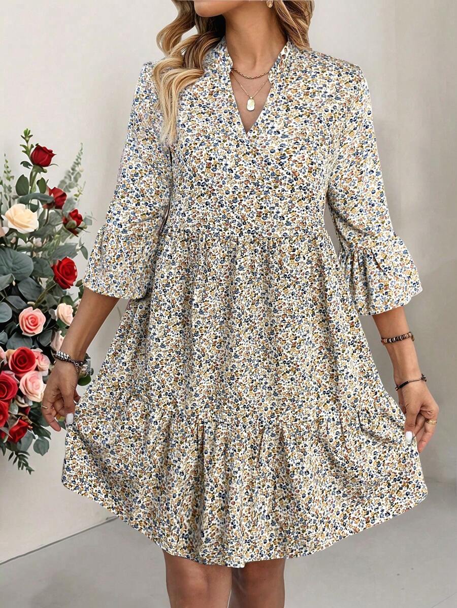 Abito corto da donna con scollo a V, maniche a balze e stampa floreale ditsy per vacanze