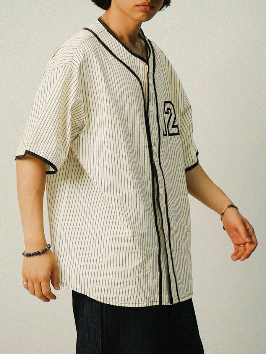 DAZY Camisa deportiva casual de verano para hombres con rayas, impresión de letras/números y multicolor