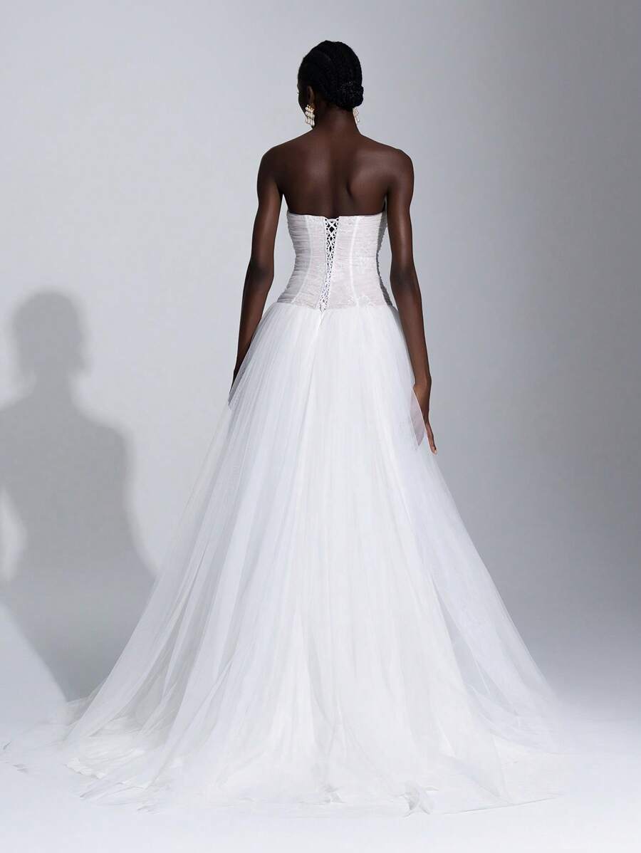 Elitara Elegant White Lace Splice Mesh Bustier, 3D Fish Bone Tapes Mesh, Champagne Lining Super Flared A-Line Hem, Adjustable Back Ties, Extra Long Train Wedding Dress, Bride