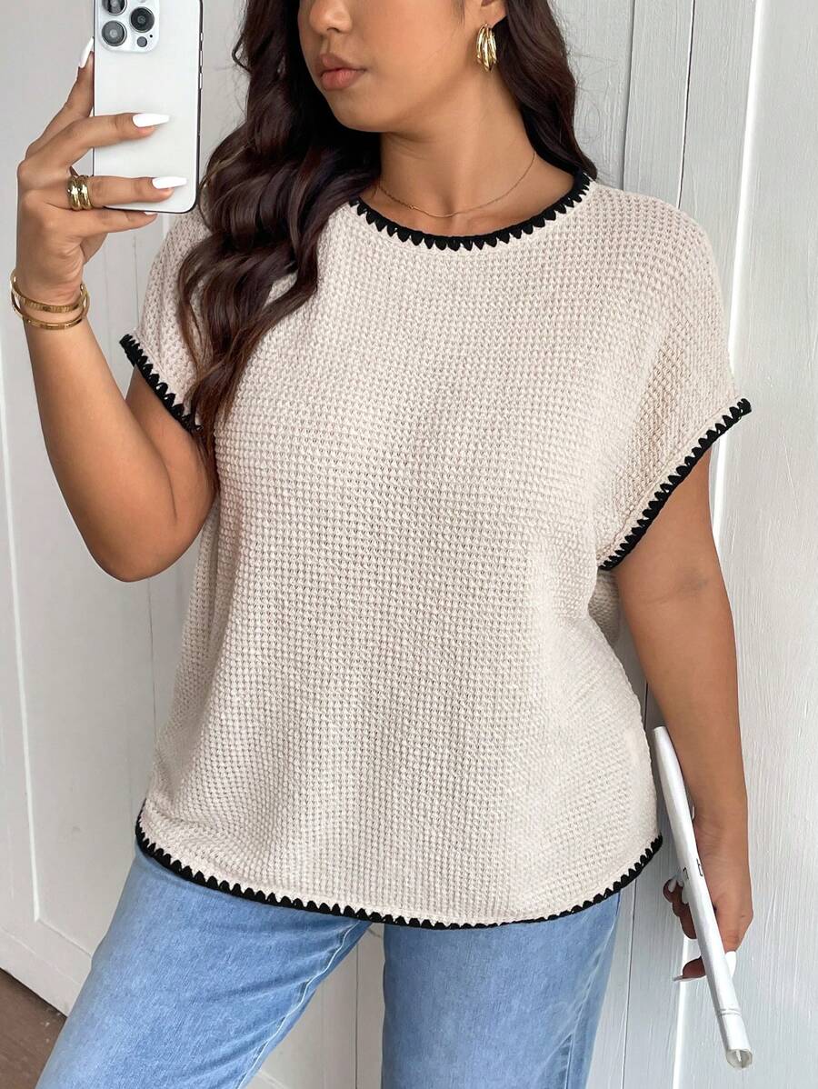 SHEIN Frenchy Maglietta casual a maniche a pipistrello con bordini a contrasto, scollo tondo, per taglie forti