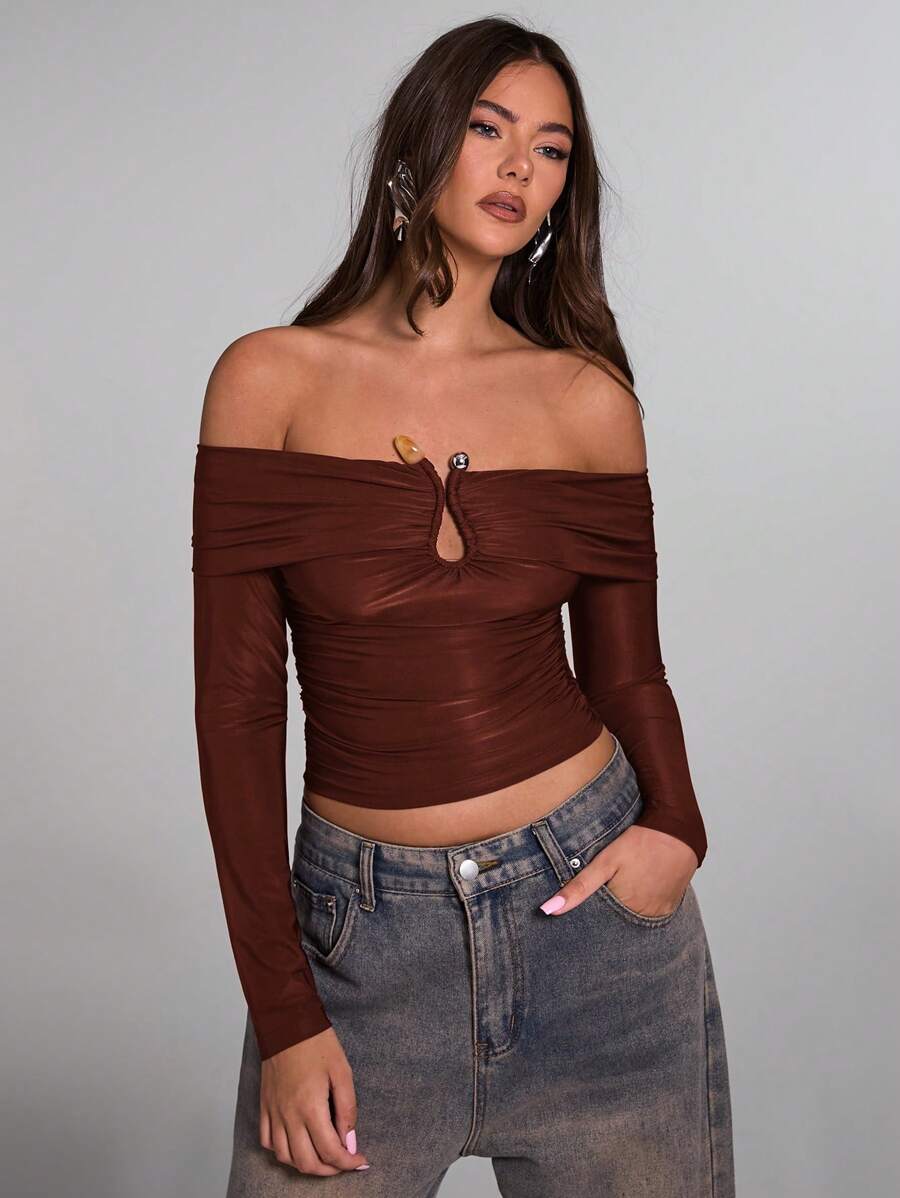 SHEIN BAE Women's Fashion Solid Color Off Shoulder Ruched Slim Fit T-Shirt