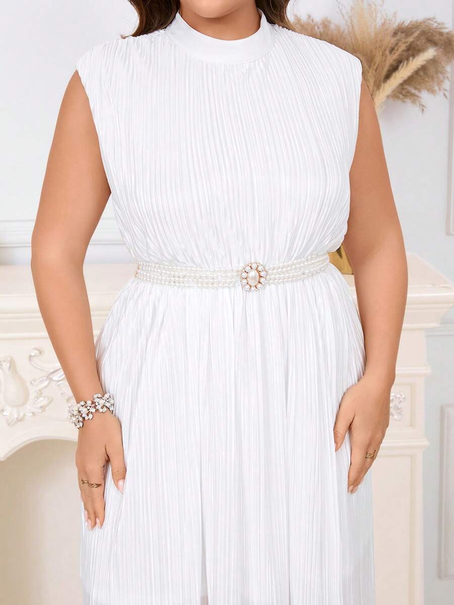 SHEIN Clasi Zakrzywiona Plus-Size damska biała elegancka bez rękawów plisowana długa sukienka, białe sukienki elegancka elegancja, stroje wyjściowe, plisowana sukienka, sukienka bez ramiączek elegancka sukienka na wesele, wiosenne stroje dla kobiet, letnie sukienki, sukienka na wakacje, sukienki w dużych rozmiarach