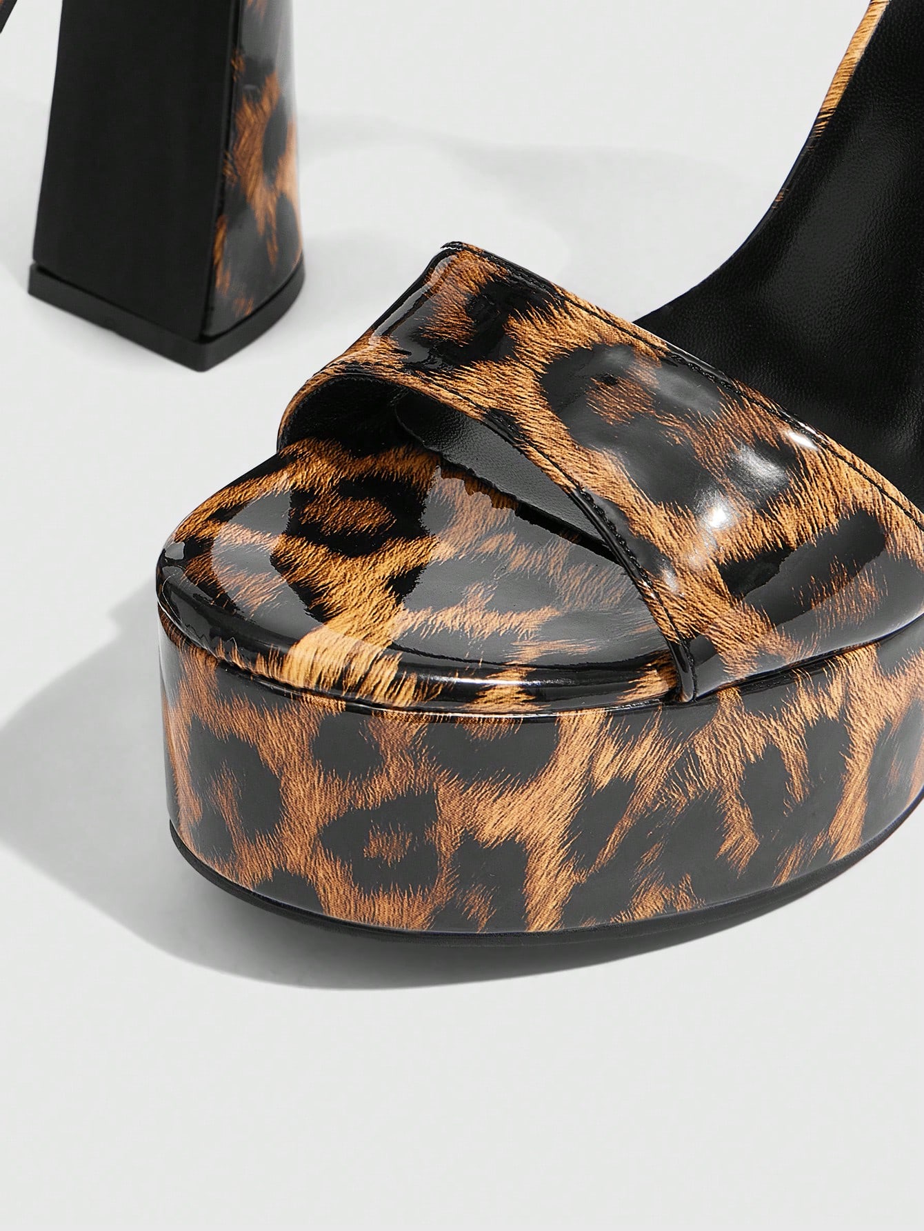 ヒョウ柄 サンダル アンクルストラップ付き 377.jpg