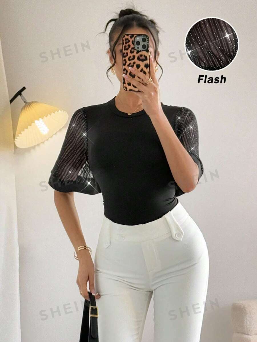 Calvaya Camiseta de manga corta de mujer de ajuste ceñido, cuello redondo, con manga de malla splice y línea de plata elegante
