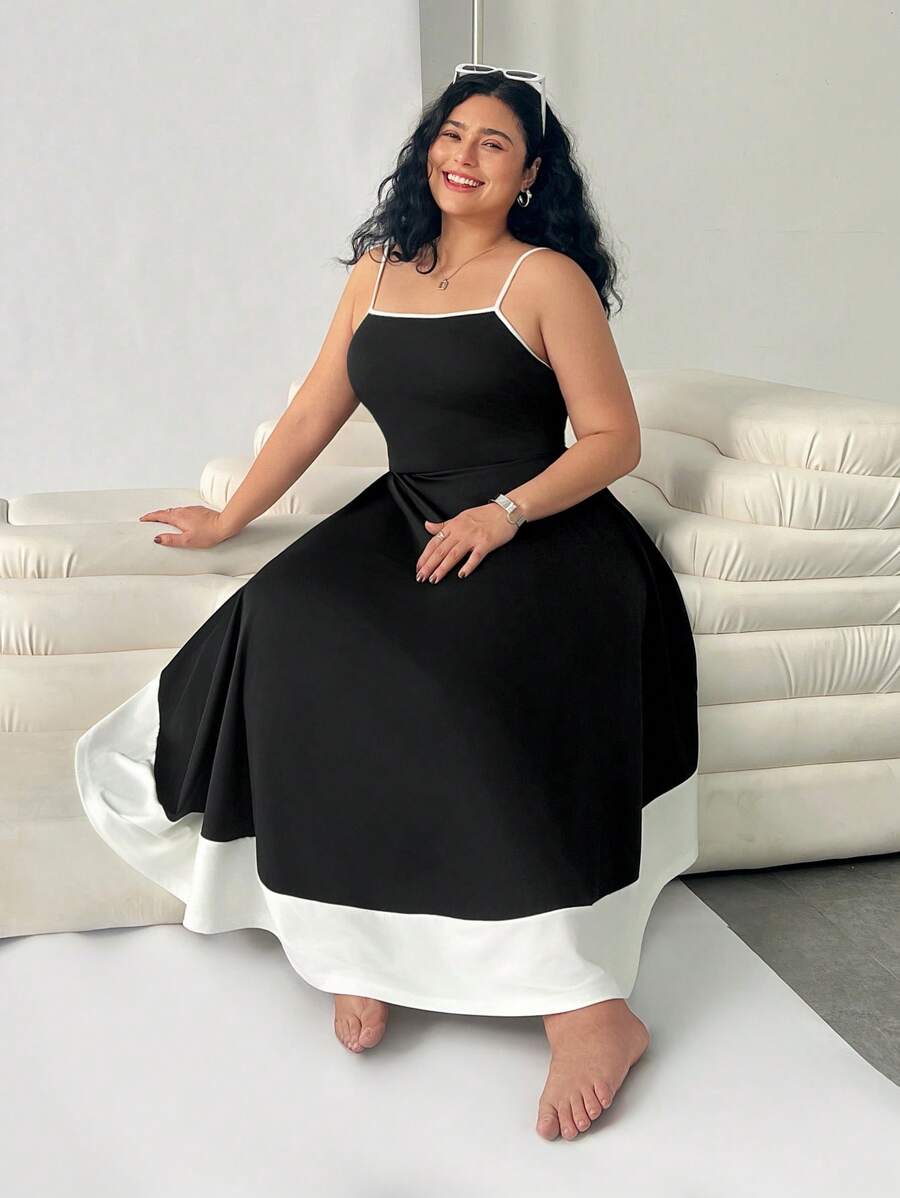Solflare Abito casual con spalline a spaghetti, con blocchi di colore nero e bianco, minimalista e di moda per l'estate, disponibile in taglie forti