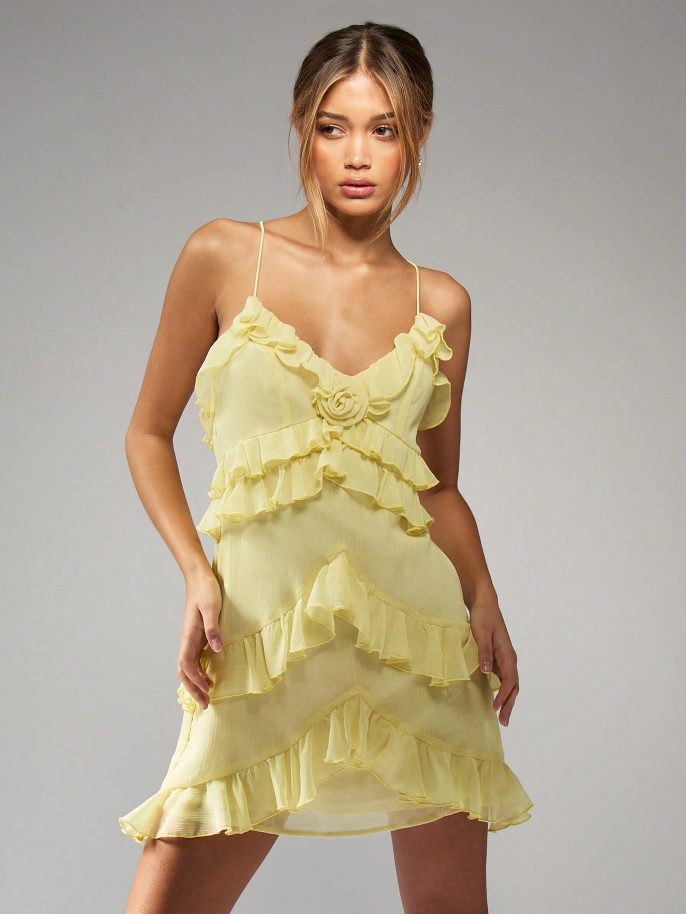 MISSGUIDED ラッフルスパゲッティストラップティアードフラウンスミニ