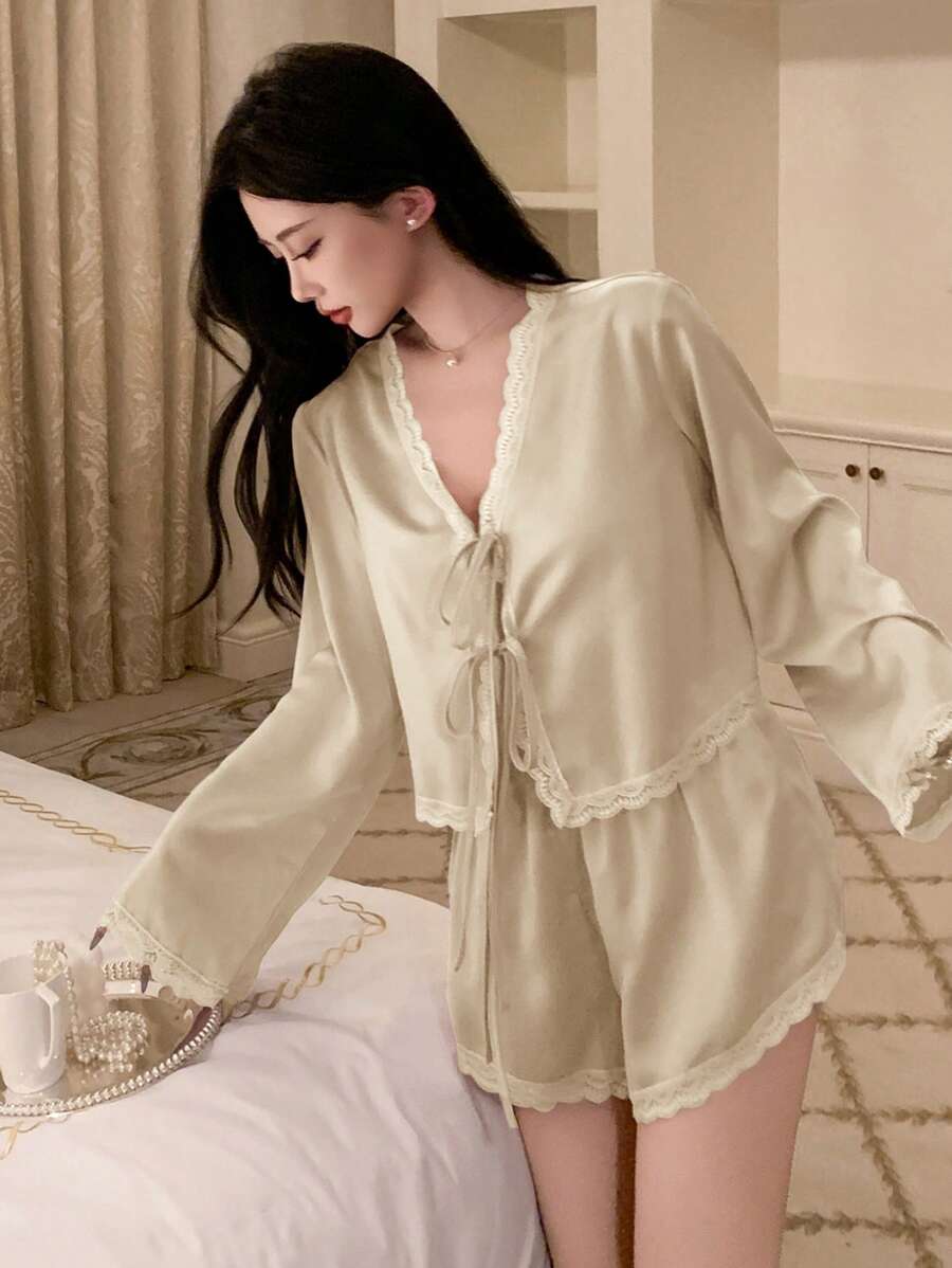 DAZY Conjunto de ropa de dormir de mujer con top de encaje y satén con lazo y shorts super mini