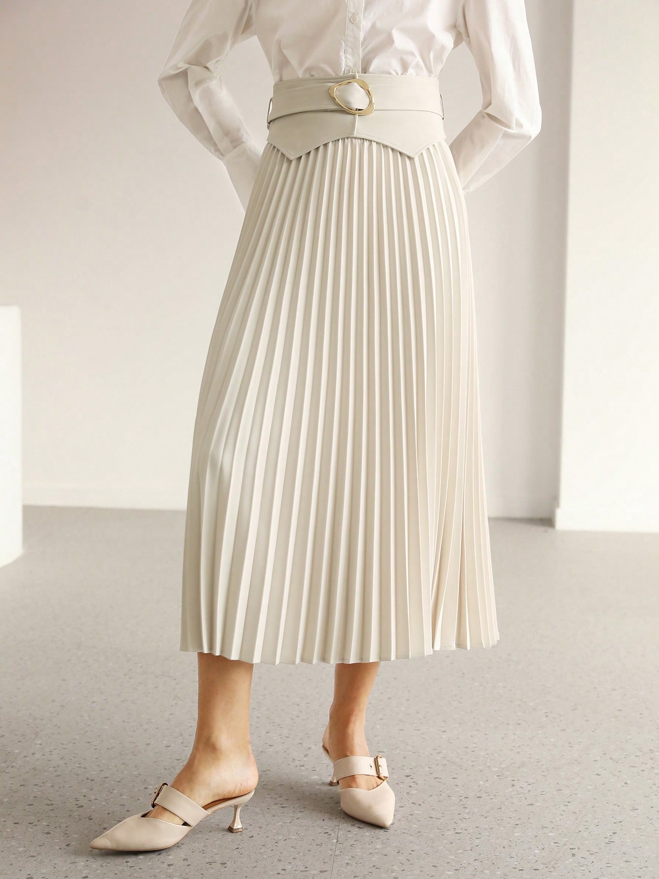 【INCHANT ME】Strap Belt Pleated Long Skirt INCHANT ME】Strap Belt Pleated Long Skirt (INCHANT ME