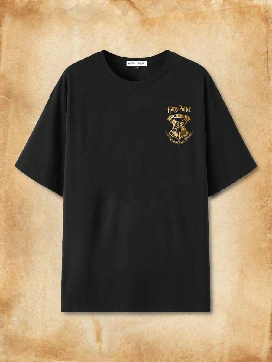 HARRY POTTER X SHEIN Heren ronde hals zwart casual T-shirt met eenvoudige grafische Engelse badge-print, comfortabel voor de zomer