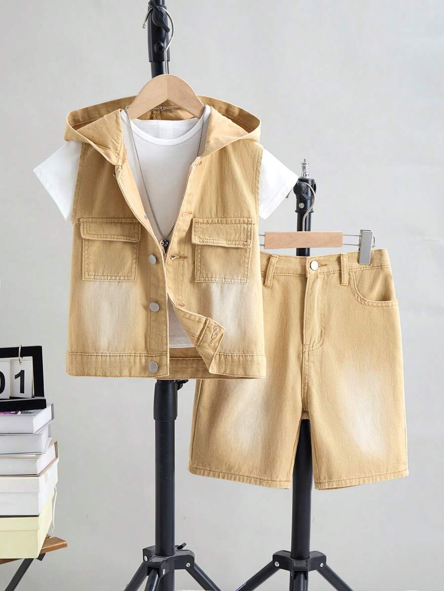 SHEIN Conjunto casual de 2 piezas para niño preadolescente con chaleco de jean con capucha y bolsillo de una de botones, y shorts de jean
