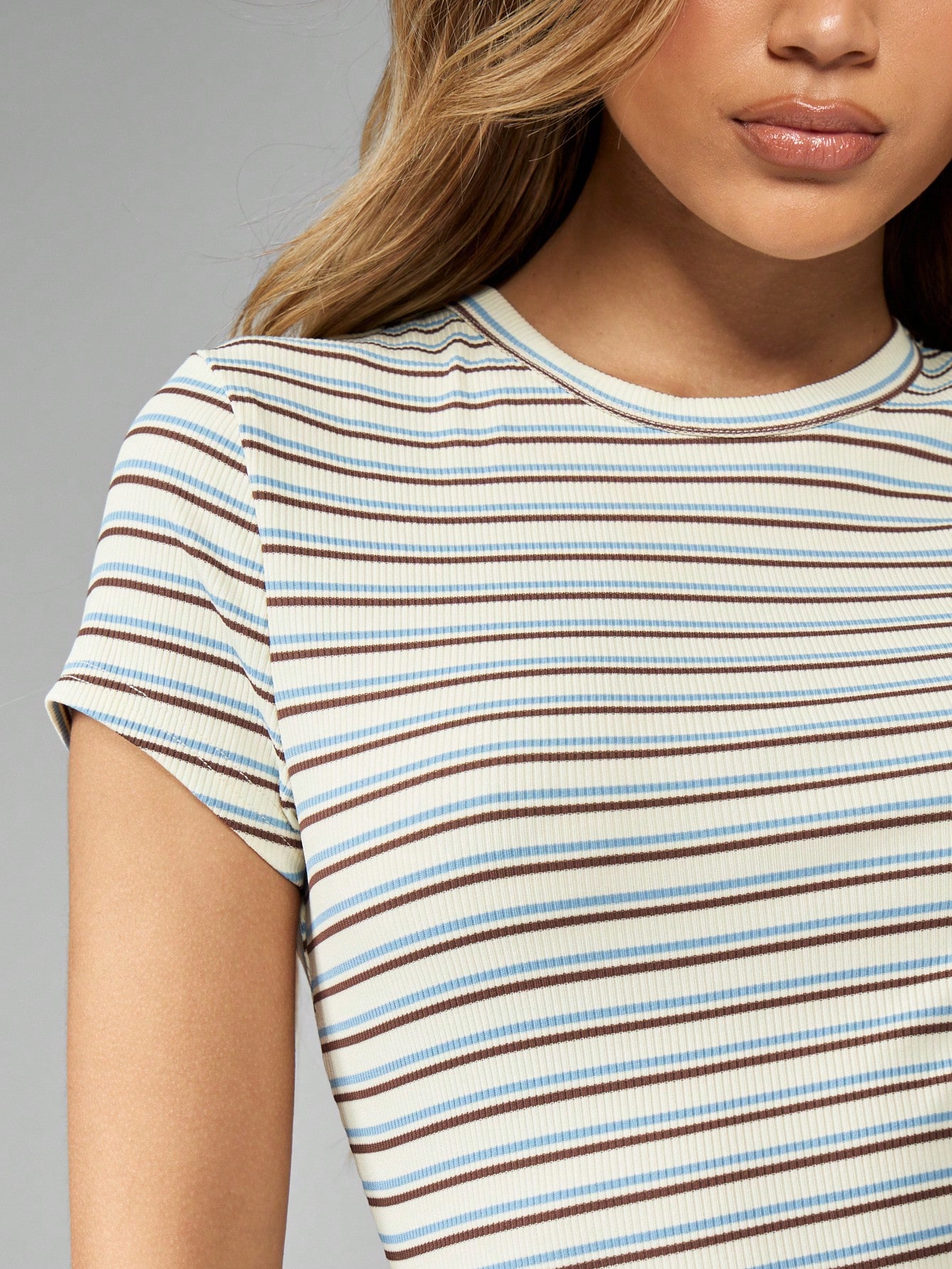 【完売品】ストライプレーシー ドレス MISSGUIDED ストライプリブジャージーフィットロングドレス