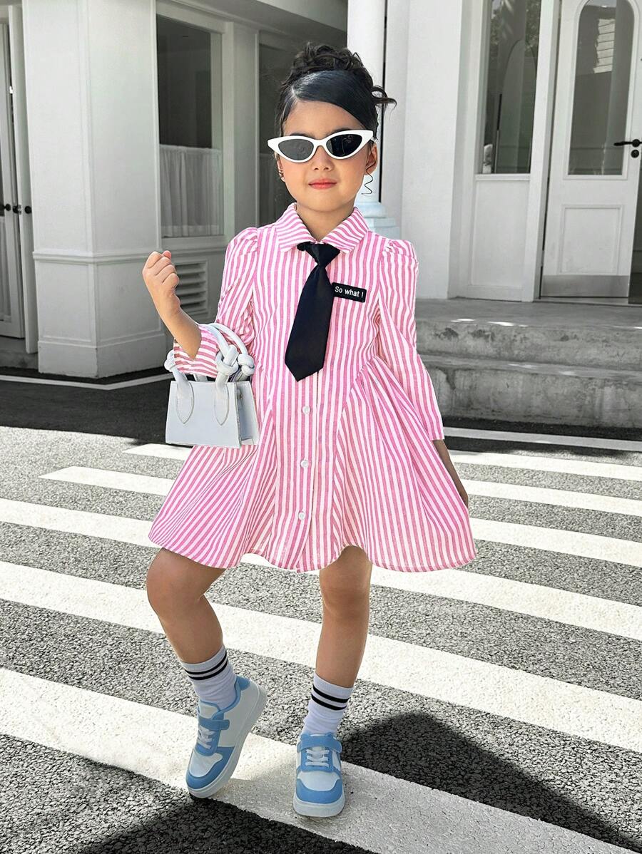 SHEIN Robe décontractée à rayures, manches longues et ceinture, style casual mère-fille. Adapté pour l'école, les voyages, les sorties et la maison. Idéal pour un usage casual et quotidien à l'école au printemps et à l'automne. Assortiment mère-fille, sœur-sœur.