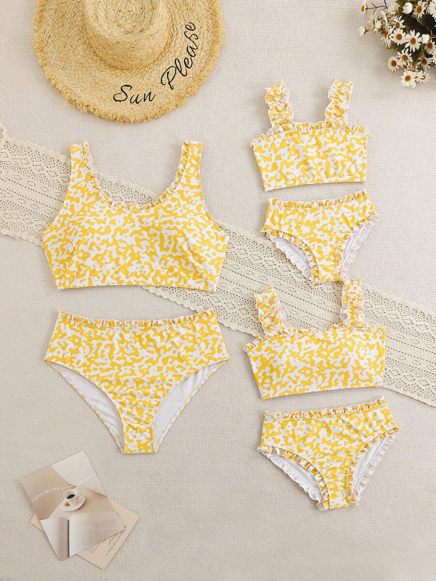 Gele tankini met bloemenprint en brede bandjes en ruches voor jonge meisjes, bijpassende outfits voor mama en mij (3 sets apart verkrijgbaar)