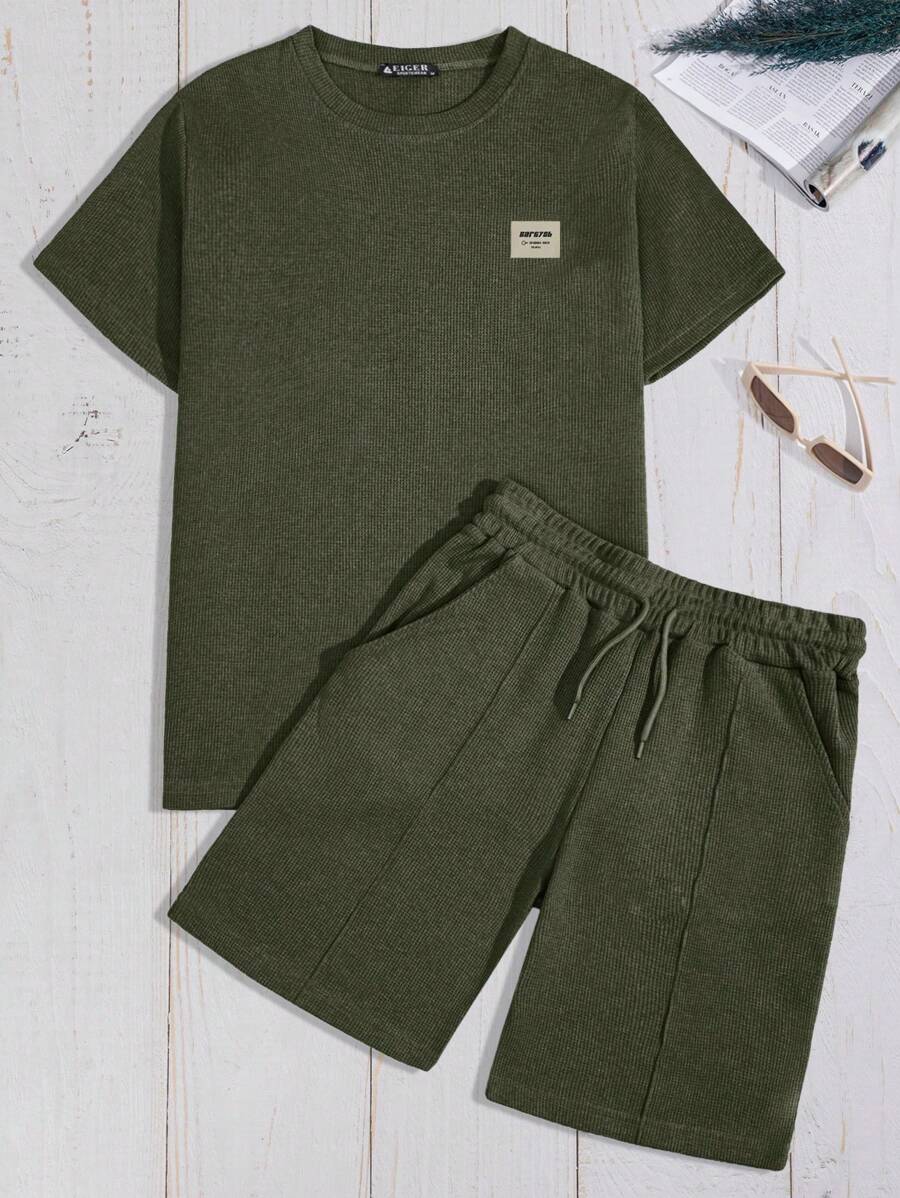 RueChic Completo di maglietta a maniche corte e pantaloncini in 100% cotone con dettagli a quadri sfrangiati, stile classico, per uomo