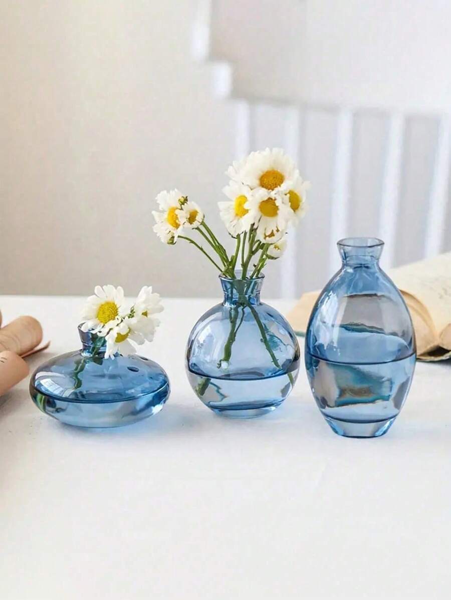 SHEIN 1 Pc Blue Glass Bud Vase, Modern Decorative Small Mini Flowers Vases Short Minimalist Aesthetic Home Decor Vintage Cute Handmade Tiny Wedding Table Centerpieces For Single Flower Rose,Home Decor,Flower Vase,Centerpiece,Table Decor