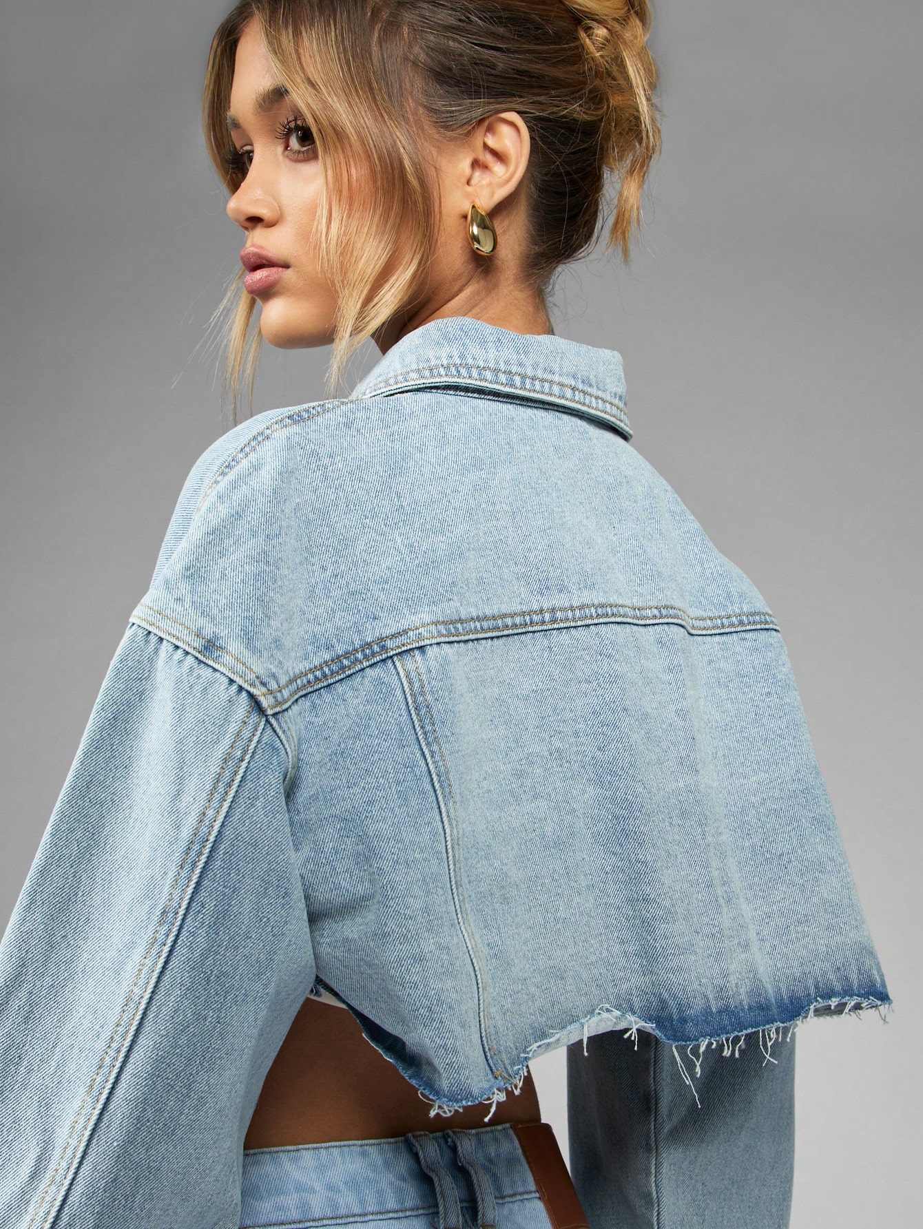 [ NERDY ]★韓国人気★WOMEN'S DENIM CROPPED TRUCKER TRACK TOP ☆正規品☆ノルディ☆Women's Denim Cropped Trucker Track Top