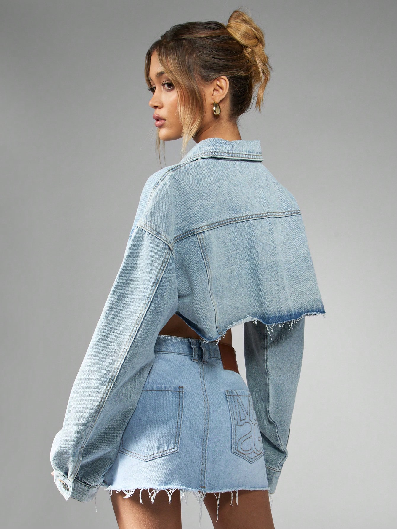 ☆韓国の人気☆【KIRSH】☆UNI WASHING CROP DENIM JACKE.T☆ UNI WASHING CROP DENIM JACKET [BLACK] - KIRSH | 60% - Asian