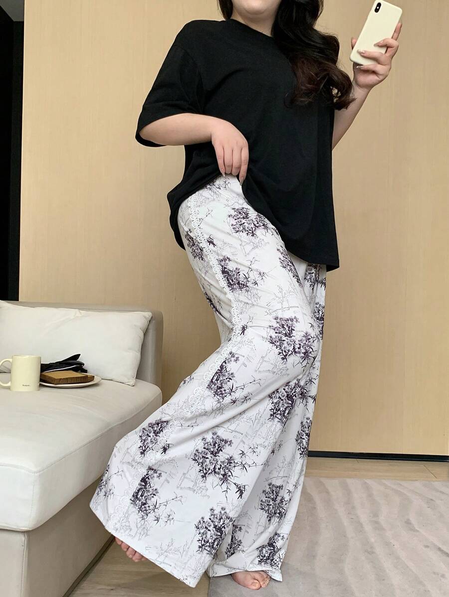 Dazy Plus Conjunto de ropa de dormir con top de cuello redondo de manga corta de corte holgado con estampado total y pantalones de pijama